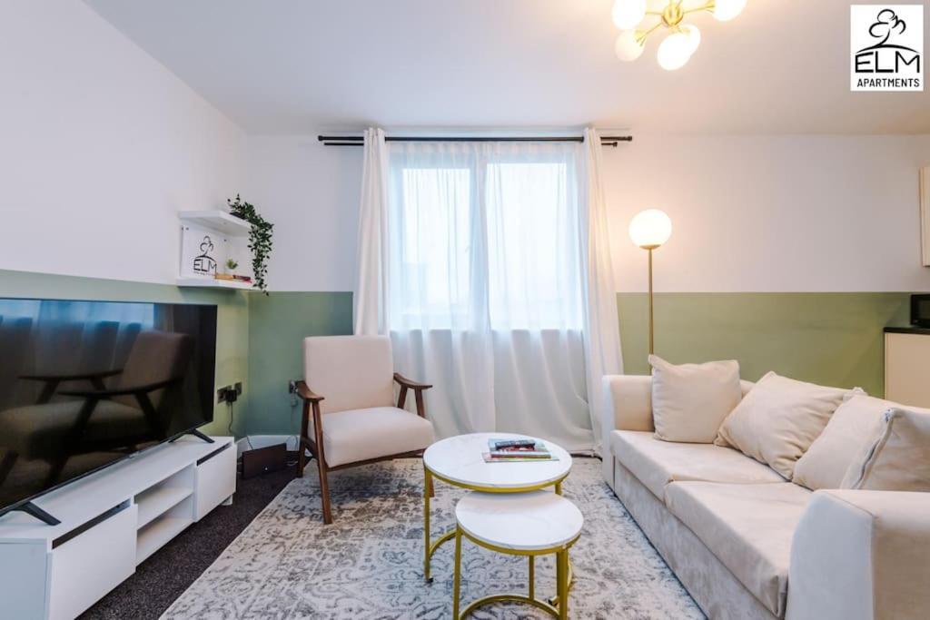 Cozy 1 Bedroom Apartment, Prime Location , Free Parking マンチェスター エクステリア 写真