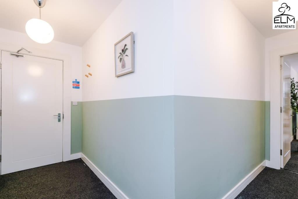 Cozy 1 Bedroom Apartment, Prime Location , Free Parking マンチェスター エクステリア 写真